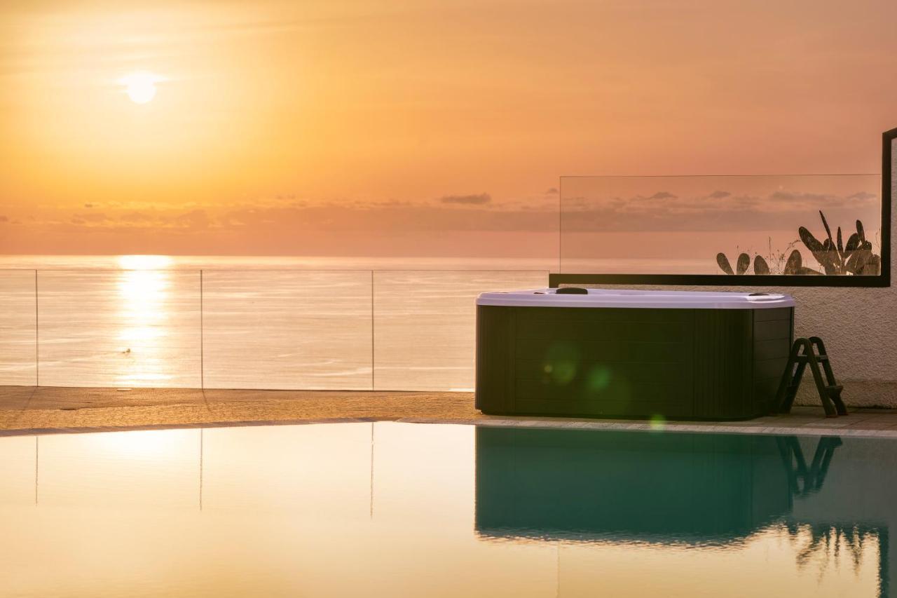 Sky Villa by Travel to Madeira Funchal  Esterno foto