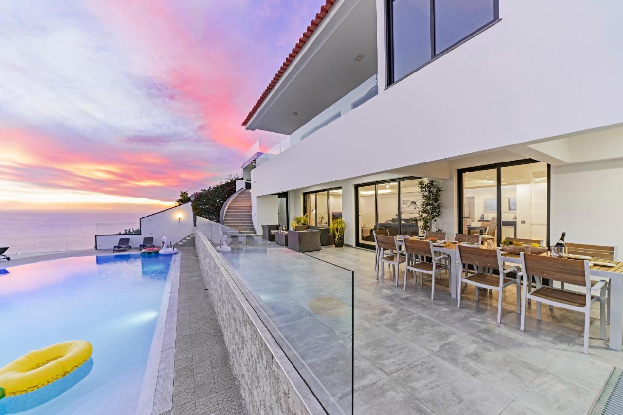 Sky Villa by Travel to Madeira Funchal  Esterno foto