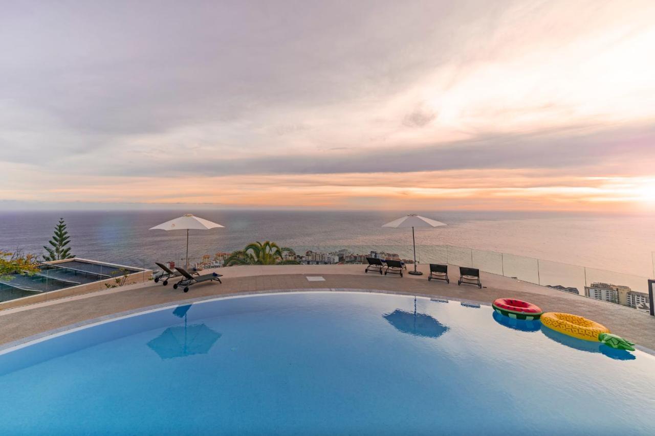 Sky Villa by Travel to Madeira Funchal  Esterno foto