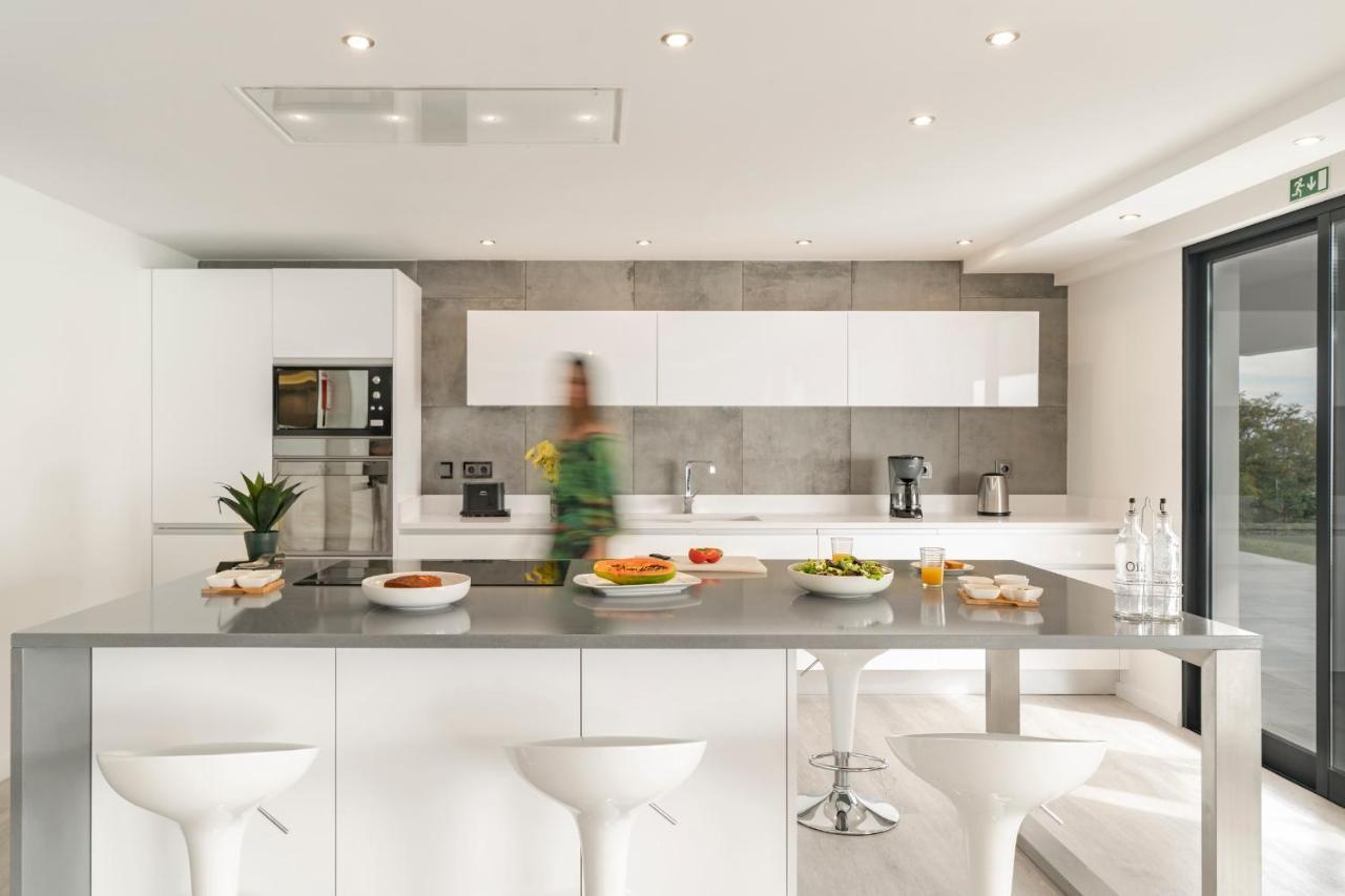Sky Villa by Travel to Madeira Funchal  Esterno foto