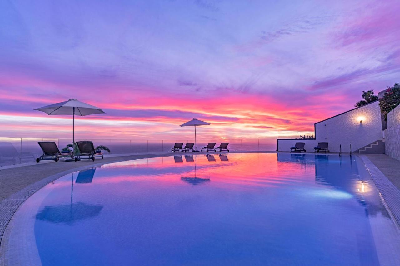 Sky Villa by Travel to Madeira Funchal  Esterno foto